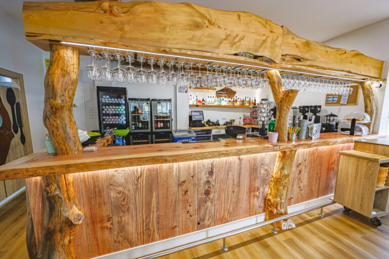 Instalaciones del Bodegón O Percebe